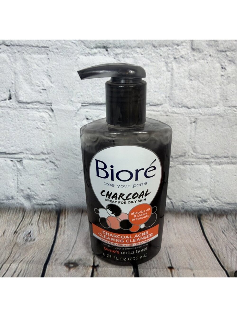 Biore Charcoal Acne Clearing Cleanser Salicylic Acid 6.77 oz 200 mL Oily Skin
